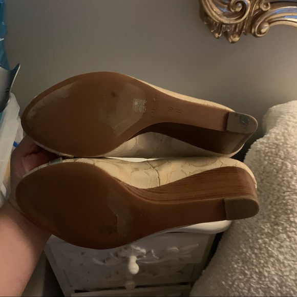 Coach heels - Picture 3 of 3